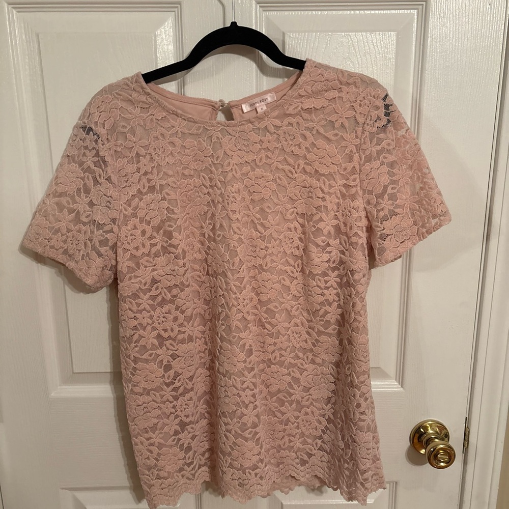Chic Lace Blouse in Soft Pink